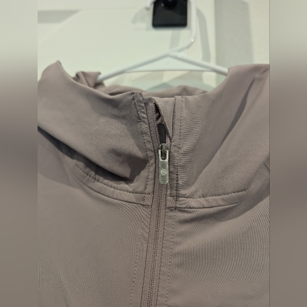 Lululemon Pack It Up Jacket Size 8 - image 7